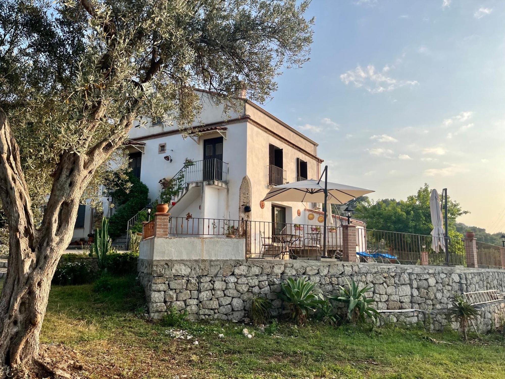 Agriturismo Serre سانتاغاتو دي ميليتي المظهر الخارجي الصورة